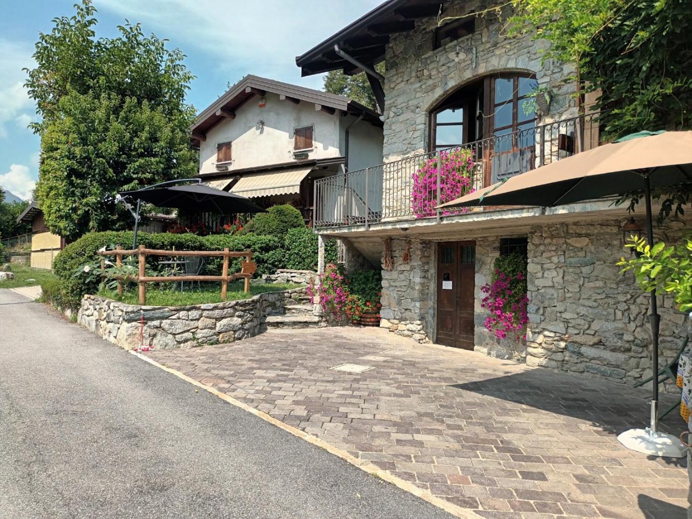 Farmhouse Of Grandfather Chek Μπελάτζιο Εξωτερικό φωτογραφία