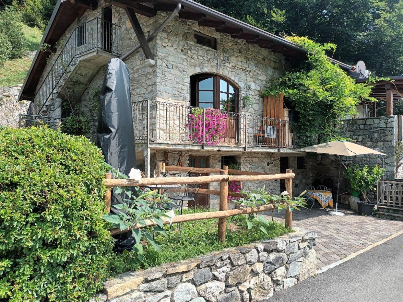 Farmhouse Of Grandfather Chek Μπελάτζιο Εξωτερικό φωτογραφία